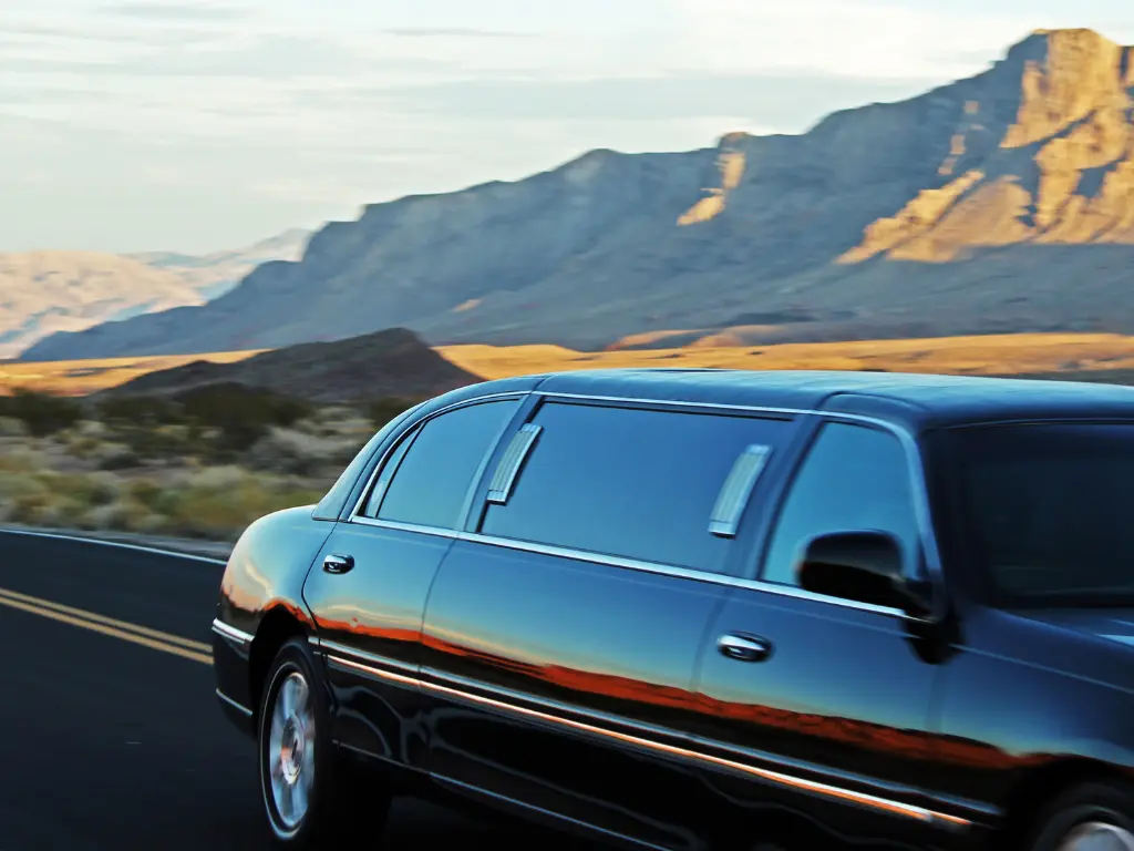 Why Choose Limousine Car Rentals Over Traditional Transportation