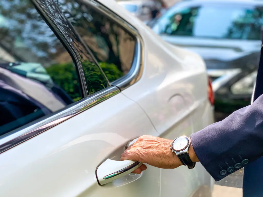 The Convenience of Airport Transfer Service - Seamless Travel Experience