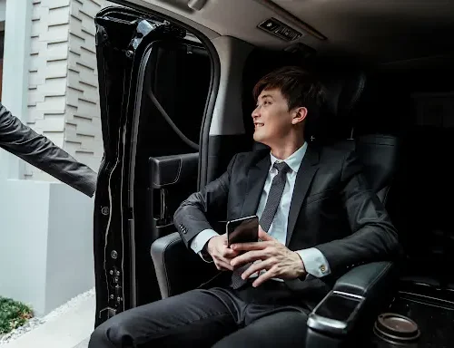 8 Reasons to Choose a Chauffeured Services Company in Singapore Over Regular Car Rentals