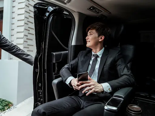 8 Reasons to Choose a Chauffeured Services Company in Singapore Over Regular Car Rentals