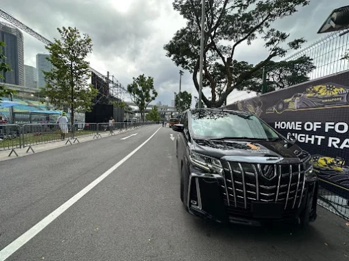 5 Pros of Engaging Professional Chauffeur Service